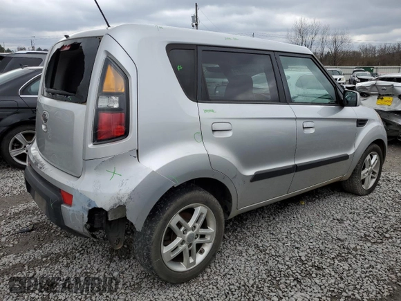 2010 Kia Soul + with VIN KNDJT2A29A7702804, listed as a Copart auction lot 88989345 with 178,690 mi miles and Salvage Title. Bid and sale history available at DreamBid. Image 3.