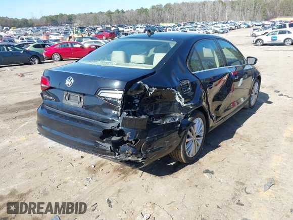 2016 Volkswagen Jetta SEL z VIN 3VWL07AJ5GM212572, wystawiony jako IAAI lot #41470003 z przebiegiem 138 988 mil mil oraz . Historia ofert i sprzedaży dostępna na DreamBid. Obrazek 4.
