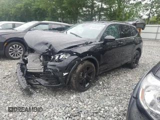2024 Volkswagen Tiguan SE R-Line Black z VIN 3VV8B7AXXRM124760, wystawiony jako Copart lot #59147895 z przebiegiem 9 261 mil mil oraz Szkoda całkowita • Salvage title. Historia ofert i sprzedaży dostępna na DreamBid. Obrazek 1.