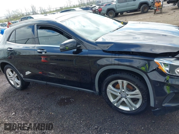 2016 Mercedes-Benz GLA 250 z VIN WDCTG4GB2GJ261460, wystawiony jako IAAI lot #41909005 z przebiegiem 139 523 mil mil oraz . Historia ofert i sprzedaży dostępna na DreamBid. Obrazek 13.