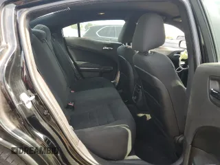 2013 Dodge Charger SE z VIN 2C3CDXBG6DH725726, wystawiony jako Copart lot #56415675 z przebiegiem 185 165 mil mil oraz Szkoda całkowita • Salvage title. Historia ofert i sprzedaży dostępna na DreamBid. Obrazek 10.