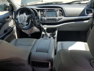 2019 Toyota Highlander SE z VIN 5TDJZRFH8KS705933, wystawiony jako Copart lot #61990425 z przebiegiem 65 839 mil mil oraz Szkoda całkowita • Salvage title. Historia ofert i sprzedaży dostępna na DreamBid. Obrazek 8.