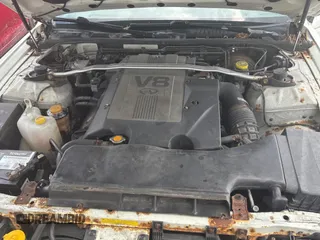 2000 Infiniti Q45 z VIN JNKBY31A0YM700503, wystawiony jako Copart lot #59358045 z przebiegiem 121 244 mil mil oraz Tytuł czysty. Historia ofert i sprzedaży dostępna na DreamBid. Obrazek 7.