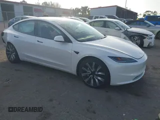 2024 Tesla Model 3 z VIN 5YJ3E1EA9RF751845, wystawiony jako IAAI lot #41275544 z przebiegiem 7 912 mil mil oraz . Historia ofert i sprzedaży dostępna na DreamBid. Obrazek 1.