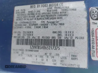 2006 Ford Mustang GT Deluxe z VIN 1ZVHT85H865217375, wystawiony jako IAAI lot #42770588 z przebiegiem Nie podano mil oraz . Historia ofert i sprzedaży dostępna na DreamBid. Obrazek 9.