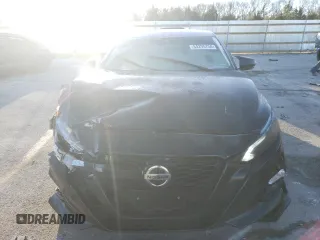 2019 Nissan Altima 2.5 SV with VIN 1N4BL4DV4KC123871, listed as a Copart auction lot 84295754 with 113,720 mi miles and Salvage Title. Bid and sale history available at carsss.com. Image 5.
