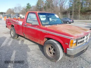 1988 Dodge Dakota с VIN 1B7GN14X7JS690073, выставлен на аукционе IAAI как лот 41878062 с пробегом 213 479 миль миль и . История ставок и продаж доступна на DreamBid. Изображение 1.