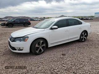2013 Volkswagen Passat SEL Premium z VIN 1VWCH7A38DC028878, wystawiony jako Copart lot #52614695 z przebiegiem 82 804 mil mil oraz Szkoda całkowita • Salvage title. Historia ofert i sprzedaży dostępna na DreamBid. Obrazek 1.
