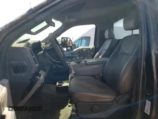 2017 Ford F-550 XL z VIN 1FDUF5GT4HEE34042, wystawiony jako Copart lot #59163265 z przebiegiem Nie podano mil oraz Tytuł czysty. Historia ofert i sprzedaży dostępna na DreamBid. Obrazek 7.