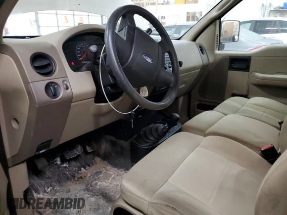 2007 Ford F-150 XL z VIN 1FTRF14WX7KB93881, wystawiony jako Copart lot #89366415 z przebiegiem 114 286 mil mil oraz Szkoda całkowita • Salvage title. Historia ofert i sprzedaży dostępna na DreamBid. Obrazek 8.