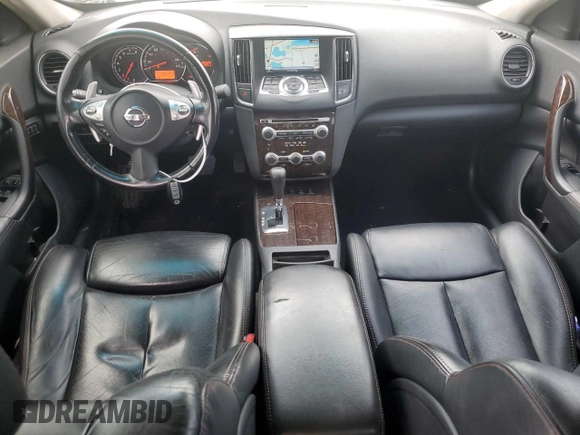 2010 Nissan Maxima SV z VIN 1N4AA5AP5AC864719, wystawiony jako Copart lot #55895605 z przebiegiem 190 020 mil mil oraz Szkoda całkowita • Salvage title. Historia ofert i sprzedaży dostępna na DreamBid. Obrazek 8.