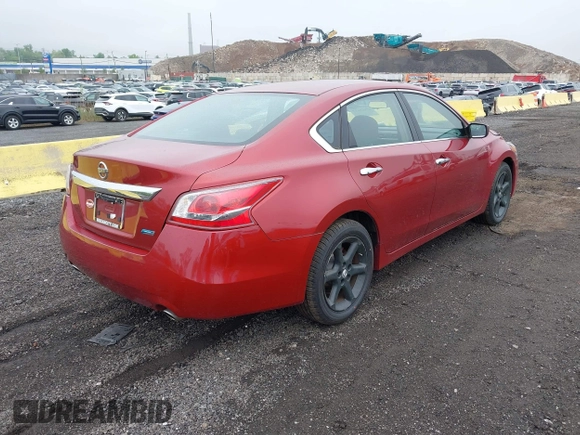 2013 Nissan Altima SV with VIN 1N4AL3AP4DC178495, listed as a IAAI auction lot 42165637 with 80,437 mi miles and . Bid and sale history available at carsss.com. Image 4.