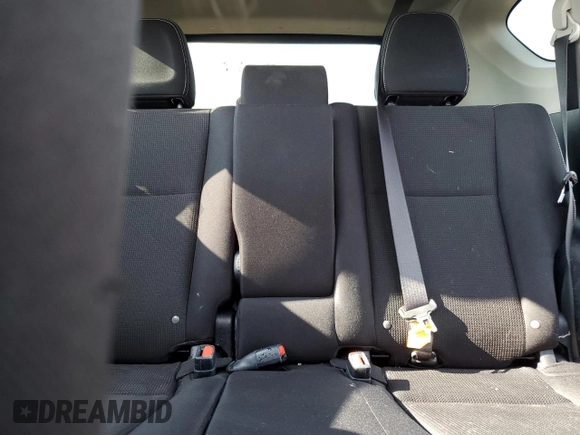 2018 Toyota RAV4 XLE z VIN JTMRFREV1JJ242564, wystawiony jako Copart lot #59093405 z przebiegiem 111 174 mil mil oraz Szkoda całkowita • Salvage title. Historia ofert i sprzedaży dostępna na DreamBid. Obrazek 10.