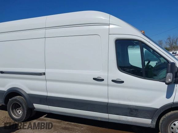 2019 Ford Transit Cargo with VIN 1FTBF4XG4KKB77790, listed as a IAAI auction lot 41711746 with 198,739 mi miles. Bid and sale history available at carsss.com. Image 13.