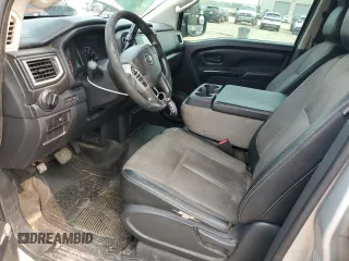 2017 Nissan Titan SV z VIN 1N6AA1EJ3HN575519, wystawiony jako Copart lot #59266955 z przebiegiem 189 743 mil mil oraz Czysty tytuł • Clean title. Historia ofert i sprzedaży dostępna na DreamBid. Obrazek 7.