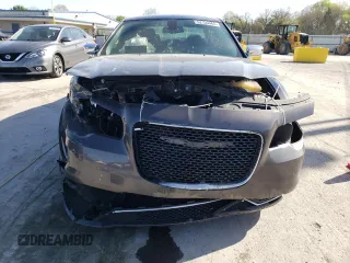 2019 Chrysler 300 Limited z VIN 2C3CCAEG4KH609787, wystawiony jako Copart lot #52193465 z przebiegiem 81 234 mil mil oraz Szkoda całkowita • Salvage title. Historia ofert i sprzedaży dostępna na DreamBid. Obrazek 5.