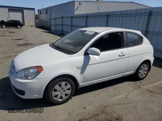 2011 Hyundai Accent GS z VIN KMHCM3AC4BU192462, wystawiony jako Copart lot #58100395 z przebiegiem 132 523 mil mil oraz Czysty tytuł • Clean title. Historia ofert i sprzedaży dostępna na DreamBid. Obrazek 1.