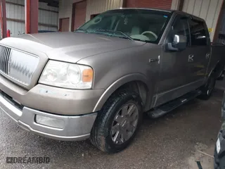 2006 Lincoln Mark LT with VIN 5LTPW16576FJ10505, listed as a IAAI auction lot 41432780 with 312,432 mi miles. Bid and sale history available at carsss.com. Image 16.