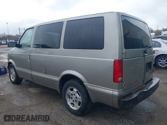 2005 Chevrolet Astro with VIN 1GNEL19X75B111070, listed as a IAAI auction lot 42029081 with Not Provided miles. Bid and sale history available at carsss.com. Image 3.