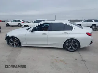 2021 BMW 3 Series 330i z VIN 3MW5R1J08M8B58921, wystawiony jako IAAI lot #41495865 z przebiegiem 82 971 mil mil oraz . Historia ofert i sprzedaży dostępna na DreamBid. Obrazek 14.