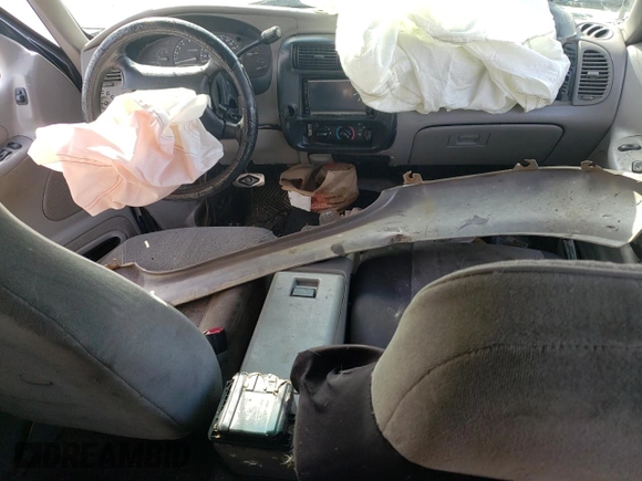1998 Ford Explorer XLT с VIN 1FMZU32P3WZB05199, выставлен на аукционе Copart как лот 79951194 с пробегом 209 673 миль миль и Списание • Salvage title. История ставок и продаж доступна на DreamBid. Изображение 8.