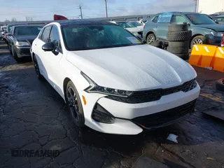 2024 Kia K5 GT-Line z VIN 5XXG64J23RG238912, wystawiony jako IAAI lot #41730670 z przebiegiem 54 961 mil mil oraz . Historia ofert i sprzedaży dostępna na DreamBid. Obrazek 1.