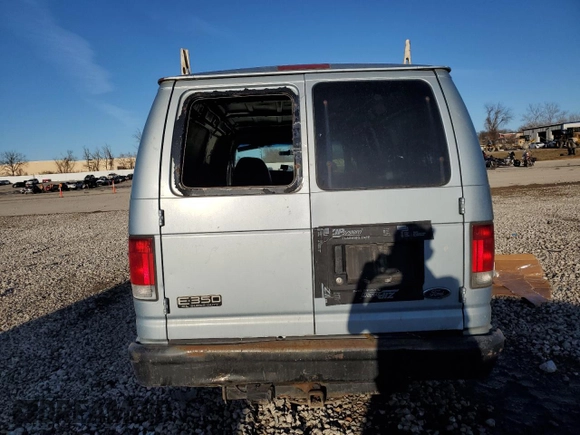 2000 Ford Econoline Passenger XL with VIN 1FBSS31S0YHB66699, listed as a Copart auction lot 46336245 with 189,130 mi miles and Salvage Title. Bid and sale history available at DreamBid. Image 6.