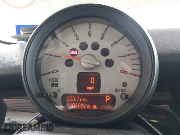 2011 MINI Hardtop with VIN WMWSU3C52BT091664, listed as a IAAI auction lot 42427367 with 110,488 mi miles and . Bid and sale history available at DreamBid. Image 7.