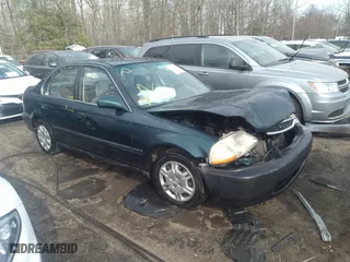 1998 Honda Civic LX with VIN 2HGEJ6676WH602966, listed as a IAAI auction lot 39722428 with 153,245 mi miles. Bid and sale history available at carsss.com. Image 1.