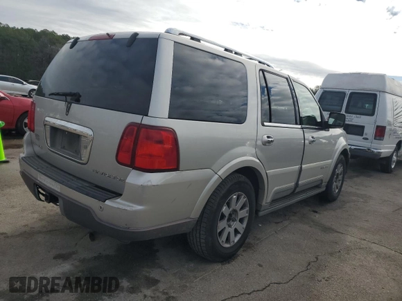 2004 Lincoln Navigator Luxury with VIN 5LMFU27R74LJ04903, listed as a Copart auction lot 41179374 with 251,101 mi miles and Clean Title. Bid and sale history available at carsss.com. Image 3.