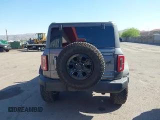 2021 Ford Bronco z VIN 1FMDE5CP3MLB06340, wystawiony jako IAAI lot #41681167 z przebiegiem 28 520 mil mil oraz . Historia ofert i sprzedaży dostępna na DreamBid. Obrazek 16.