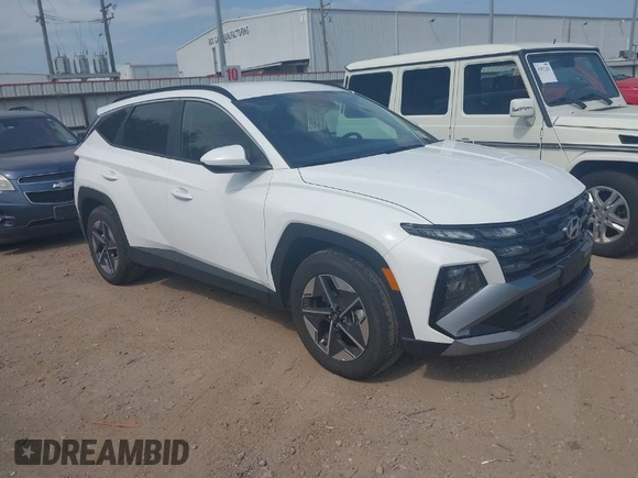 2025 Hyundai Tucson SEL with VIN 5NMJB3DE3SH507693, listed as a IAAI auction lot 42047292 with 4,434 mi miles. Bid and sale history available at carsss.com. Image 1.