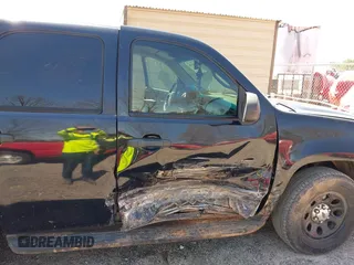 2007 Chevrolet Tahoe Police z VIN 1GNEC03097R417705, wystawiony jako IAAI lot #41882598 z przebiegiem 235 859 mil mil oraz . Historia ofert i sprzedaży dostępna na DreamBid. Obrazek 6.