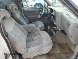 1997 GMC Sonoma with VIN 1GTCS1448VK521764, listed as a Copart auction lot 43580175 with 159,938 mi miles and Salvage Title. Bid and sale history available at carsss.com. Image 10.