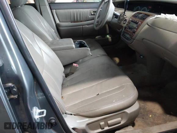 2001 Toyota Avalon XL with VIN 4T1BF28B61U121131, listed as a IAAI auction lot 41754904 with 266,554 mi miles and . Bid and sale history available at carsss.com. Image 5.