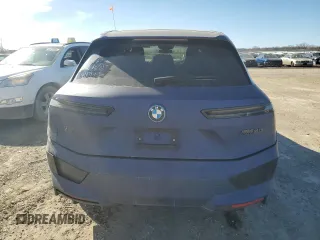 2023 BMW iX M60 z VIN WB533CF00PCM07995, wystawiony jako Copart lot #46043845 z przebiegiem Nie podano mil oraz Szkoda całkowita • Salvage title. Historia ofert i sprzedaży dostępna na DreamBid. Obrazek 6.