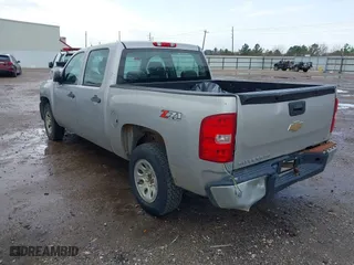 2007 Chevrolet Silverado 1500 LT w/1LT with VIN 2GCEC13CX71567954, listed as a IAAI auction lot 41697566 with 74,568 mi miles. Bid and sale history available at carsss.com. Image 3.