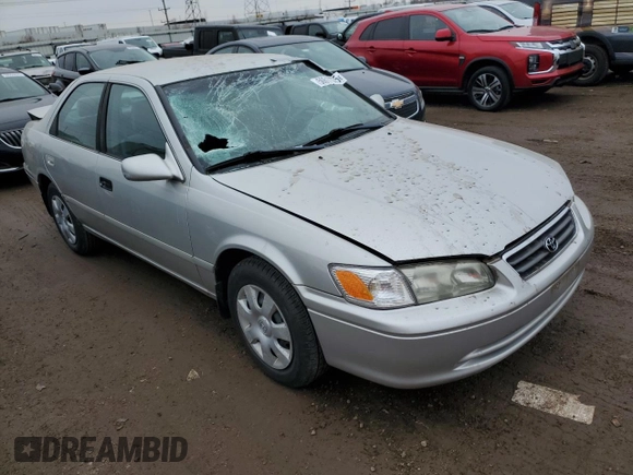 2001 Toyota Camry CE with VIN 4T1BG22K61U094759, listed as a Copart auction lot 50617575 with 125,121 mi miles and Salvage Title. Bid and sale history available at carsss.com. Image 4.