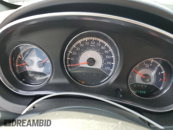 2014 Chrysler 200 Touring z VIN 1C3CCBBB9EN107481, wystawiony jako Copart lot #57303845 z przebiegiem 169 320 mil mil oraz Nie do naprawy • Non repairable. Historia ofert i sprzedaży dostępna na DreamBid. Obrazek 9.