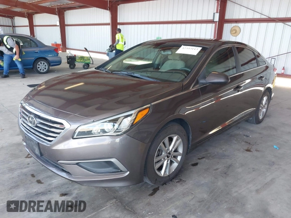 2016 Hyundai Sonata SE z VIN 5NPE24AF3GH372746, wystawiony jako IAAI lot #42343113 z przebiegiem 146 919 mil mil oraz . Historia ofert i sprzedaży dostępna na DreamBid. Obrazek 17.