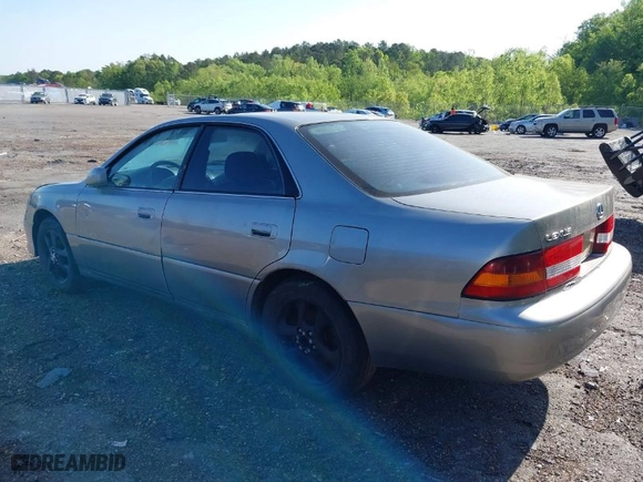 2000 Lexus ES 300 with VIN JT8BF28G1Y0272667, listed as a IAAI auction lot 41980368 with 186,638 mi miles. Bid and sale history available at carsss.com. Image 3.