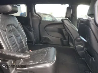 2018 Chrysler Pacifica Limited z VIN 2C4RC1GG9JR261500, wystawiony jako Copart lot #52165515 z przebiegiem 100 258 mil mil oraz Szkody całkowita. Historia ofert i sprzedaży dostępna na DreamBid. Obrazek 11.