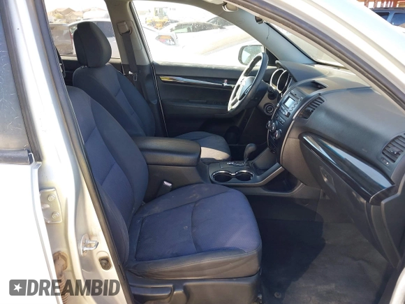 2011 Kia Sorento LX with VIN 5XYKT4A16BG132997, listed as a IAAI auction lot 41506685 with 311,129 mi miles. Bid and sale history available at carsss.com. Image 5.