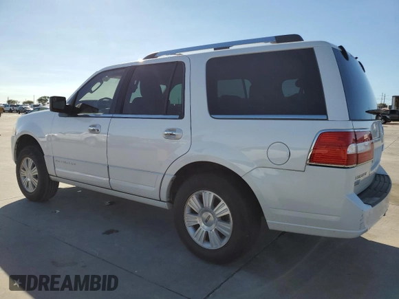 2013 Lincoln Navigator z VIN 5LMJJ2H50DEL08848, wystawiony jako Copart lot #80376764 z przebiegiem 182 163 mil mil oraz Czysty tytuł • Clean title. Historia ofert i sprzedaży dostępna na DreamBid. Obrazek 2.