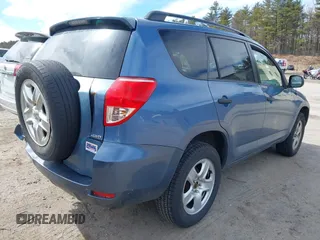 2008 Toyota RAV4 with VIN JTMBD33V685187619, listed as a IAAI auction lot 41770425 with 185,353 mi miles. Bid and sale history available at carsss.com. Image 4.