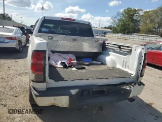 2008 GMC Sierra Denali z VIN 2GTEK638X81298237, wystawiony jako Copart lot #49724185 z przebiegiem 195 630 mil mil oraz Szkoda całkowita • Salvage title. Historia ofert i sprzedaży dostępna na DreamBid. Obrazek 6.