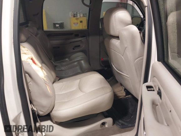 2005 Cadillac Escalade EXT z VIN 3GYEK62N65G222485, wystawiony jako IAAI lot #41409741 z przebiegiem 228 916 mil mil oraz . Historia ofert i sprzedaży dostępna na DreamBid. Obrazek 8.