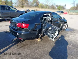 2012 Volkswagen Jetta SE с VIN 3VWDP7AJXCM362588, выставлен на аукционе IAAI как лот 41951625 с пробегом 210 159 миль миль и . История ставок и продаж доступна на DreamBid. Изображение 4.