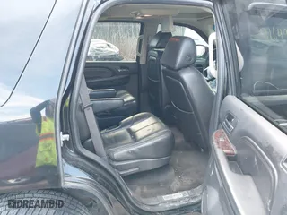 2008 GMC Yukon Denali with VIN 1GKFK63888J139246, listed as a IAAI auction lot 41649830 with 328,472 mi miles. Bid and sale history available at carsss.com. Image 8.
