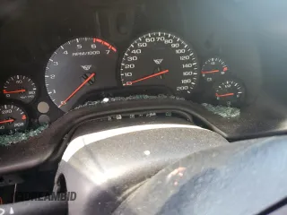 1998 Chevrolet Corvette z VIN 1G1YY22G3W5111194, wystawiony jako Copart lot #69505584 z przebiegiem Nie podano mil oraz Szkoda całkowita • Salvage title. Historia ofert i sprzedaży dostępna na DreamBid. Obrazek 9.